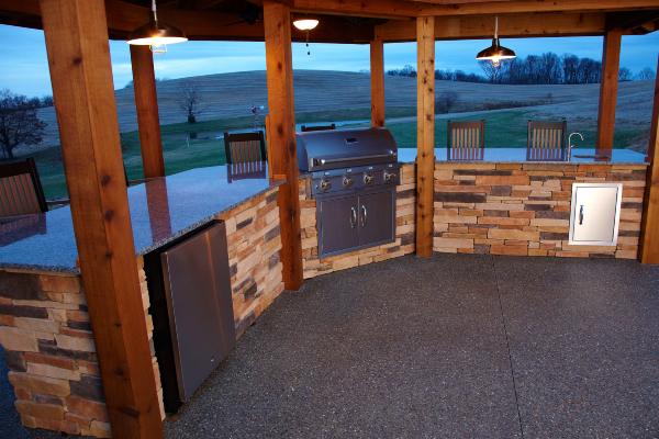 outdoor kitchen area